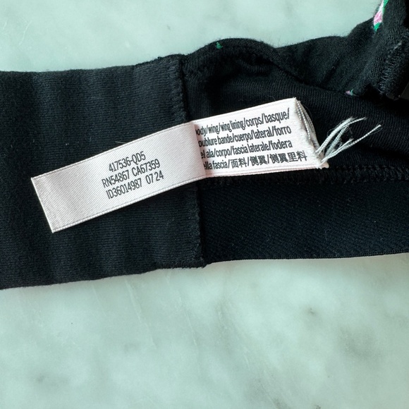 Victoria's Secret Soft Bra - Size 34DDD - Picture 3 of 6